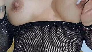 Sexy Solo Masturbation With Incredible Squirt!