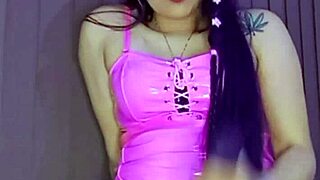 18 YO GIRL MASTURBATES FOR YOU, BEAUTIFUL AND SEXY