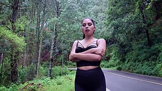 El pendejo de mi novio me mando caminando a la gasolinera para que no me robaran su italika