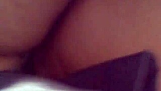 sexy latina bajo falda en el bus