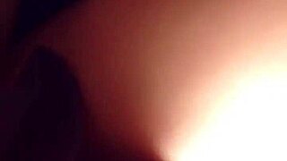 sexy latina bajo falda en el bus
