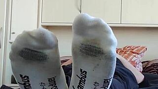 Meine weißen sneaker socken in homemade solo fetish
