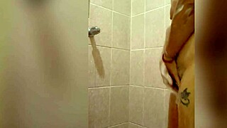 taking a nice bubble bath spreading buttocks playing with big tits