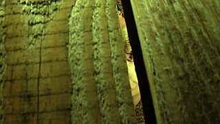 Sensual lesbian slave fingering and sniffing panties 😍👅