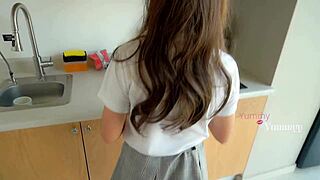 me detone a mi pequeña estudiante del colegio por unos cuantos puntos en su calificación - colegiala follada por profesor y casi preñada se corre en ella