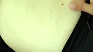 i love exploring a milf girls navel