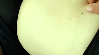 i love exploring a milf girls navel