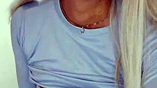 Wow, this transsexual on webcam is trying something new and exciting!