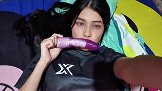 colombiana touches her rich pussy in homemade video