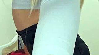 Wow, this transsexual on webcam is trying something new and exciting!