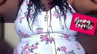 feel the passion as curvy bbw flexes toes in femdom fetish