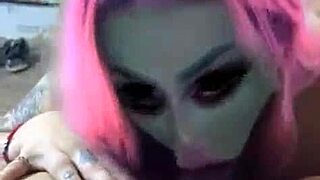 I love sluty alien sucking dick deepthroat