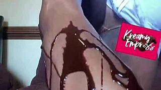 feel the passion as curvy bbw flexes toes in femdom fetish