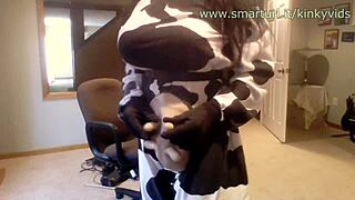 I love my cosplay cow jiggling those big boobs
