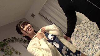 彼氏のお願いで好きでもない男に一肌脱ぎつつも、小悪魔モード発動！！ド 童貞チ ポを弄ぶムニュムニュ乳圧パイズリ炸裂！！本命彼氏とどっぷり上書き中出し連発！！part1