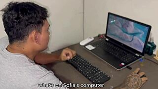 leidy se folla al t�cnico para que le arregle el ordenador antes porque no tiene dinero para repararlo- pov- 18 a�os- en espa�ol- mexicana- subtitulos en ingles, tricky.