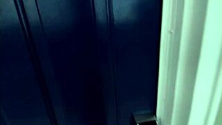 Blonde Carmen Valentina Silences Manager With Deep Throat