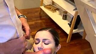 backstage lady knoxtar delivers sloppy blowjob ending in massive facial cumshot