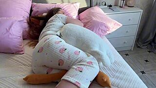 Real homemade couple sex brings loud moans orgasm and cumshot