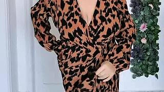 Watch this horny busty gilf tease her hungry wet pussy till she explodes!