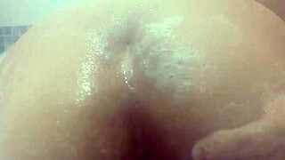 damn that gran culo shaking wild in the jacuzzi ohh yeahh