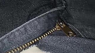 Gretala's just chilling pregnant and relaxed 😌🛀