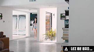 oh god chloe surreal fingers my squirting roommate nicole doshi so good