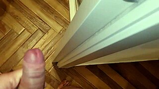 imagine that huge cock spraying cum everywhere after amateur handjob