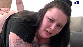 Femme ronde aux seins XXL se fait sodomiser par gros calibre