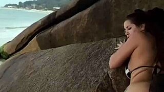 i met this hot babe on the beach and we fucked right there