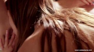 Carla licks pussy in arousing amateur session