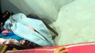 oh damn indian bhabhi gulps down that massive cumshot in her mouth!!