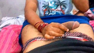 oh damn indian bhabhi gulps down that massive cumshot in her mouth!!