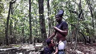 Southern babe licks ass and deepthroats in forest 😈💦