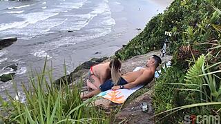 casal caught fucking on sao paulo beach outdoor