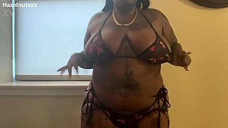 Hazelnutxxx poses in lighter bikini with face focus