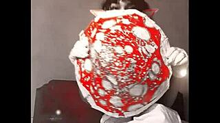 Bonneyuwu's elfa cosplay teases panties for stepdad view