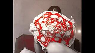 Bonneyuwu's elfa cosplay teases panties for stepdad view