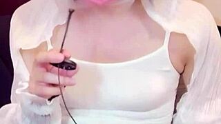Mask beauty crossdresses as cute ladyboy anal assfucking while masturbating on webcam shemale show!