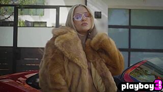 Glamorous Big Ass MILF Pornstar Alexis Texas Poses Naked in Sport Car