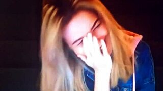 you seeing this blonde chaturbate slut rub her wet pussy live?