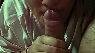 mi vuole fare rilassare le ficco il cazzo in gola