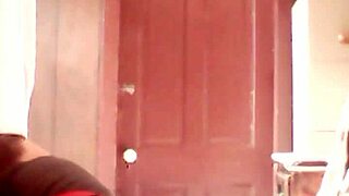 omg deep anal toy insertion stretches her wide af 😱🍑