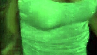 corno films his slutty bbw milf at gloryhole putaria 😂🍑🔥