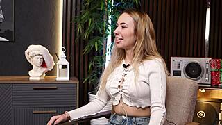 Hey, Ni Ole Murkovski chats subscriber questions with Bella Mur