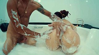 damn, fucking this dreads hottie in the tub feels so good 🔥🛁