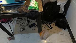 yo while i got that sloppy ebony head, she goes someone saw stepdaughter bum 😂🔥