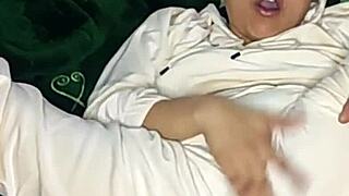 i wake up early and start my day squirting pussy juice everywhere on homemade cam!!
