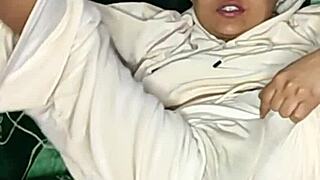 i wake up early and start my day squirting pussy juice everywhere on homemade cam!!