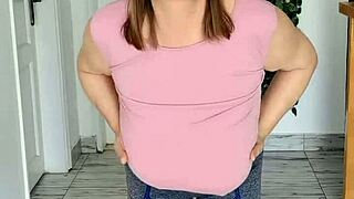 wanna see these giant mature boobs swing free no bra to the beat